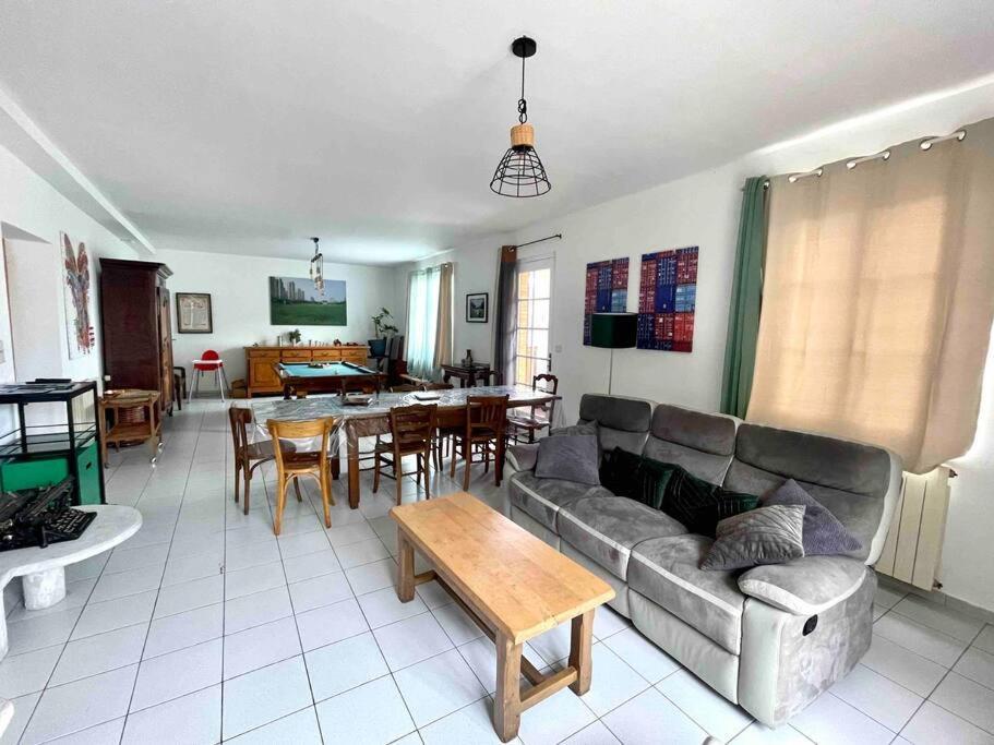 La Casa Del Papa - Maison Spacieuse Avec Jardin ドール エクステリア 写真
