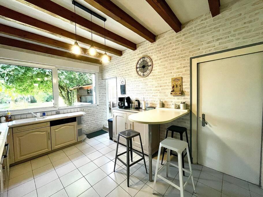 La Casa Del Papa - Maison Spacieuse Avec Jardin ドール エクステリア 写真